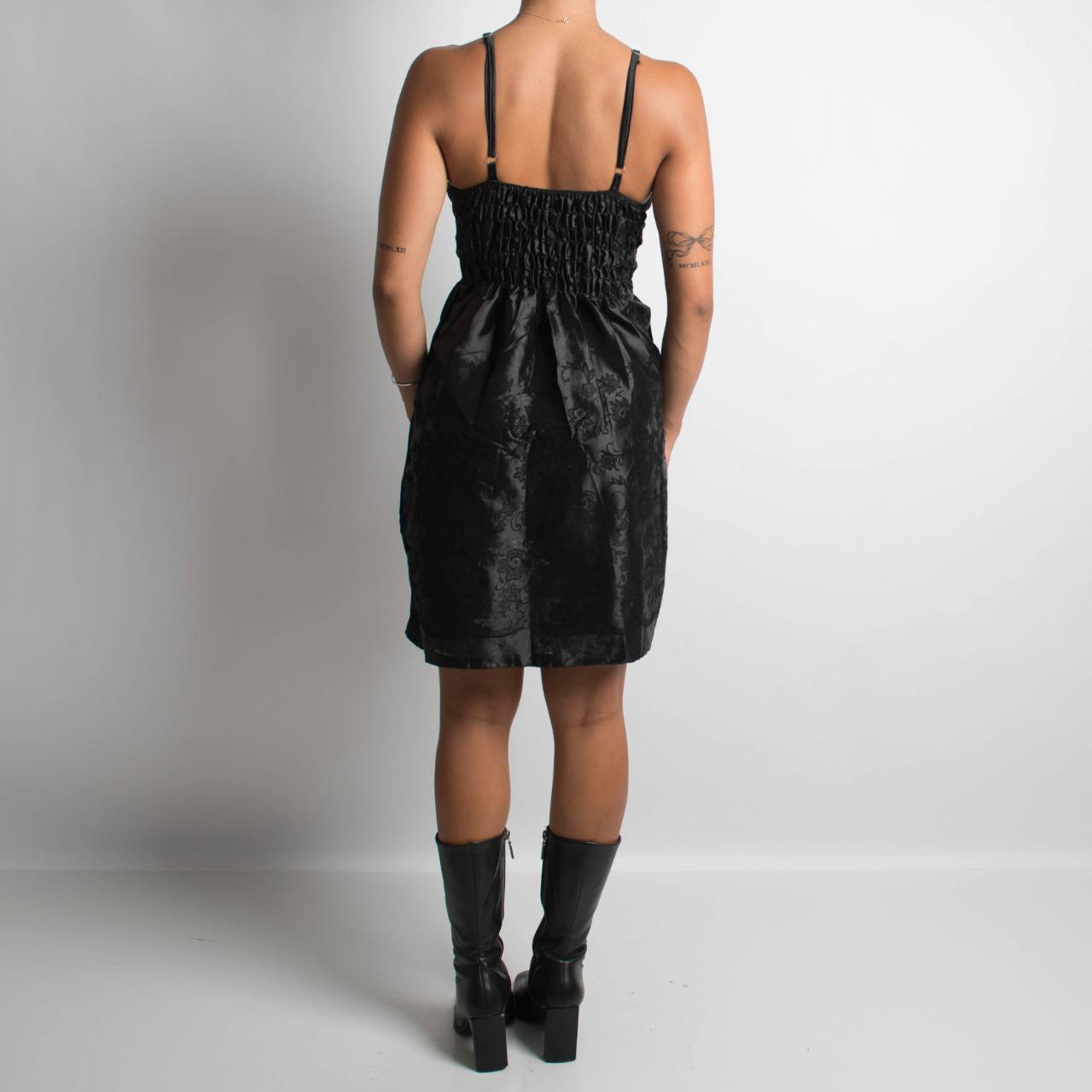 BLACK PATTERNED SATIN DRESS