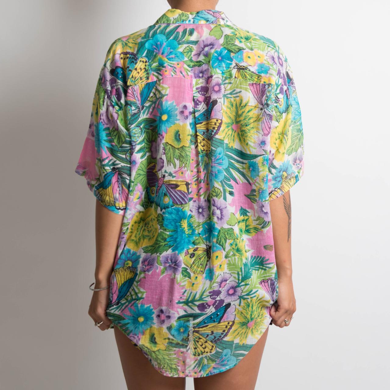 FLORAL BUTTON UP SHIRT