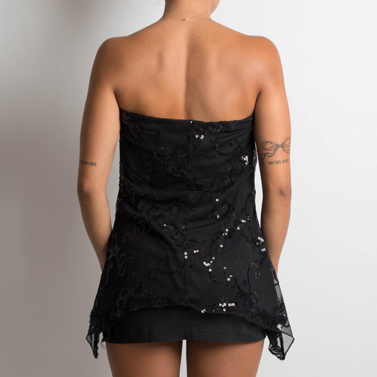 BLACK STRAPLESS SEQUIN TOP