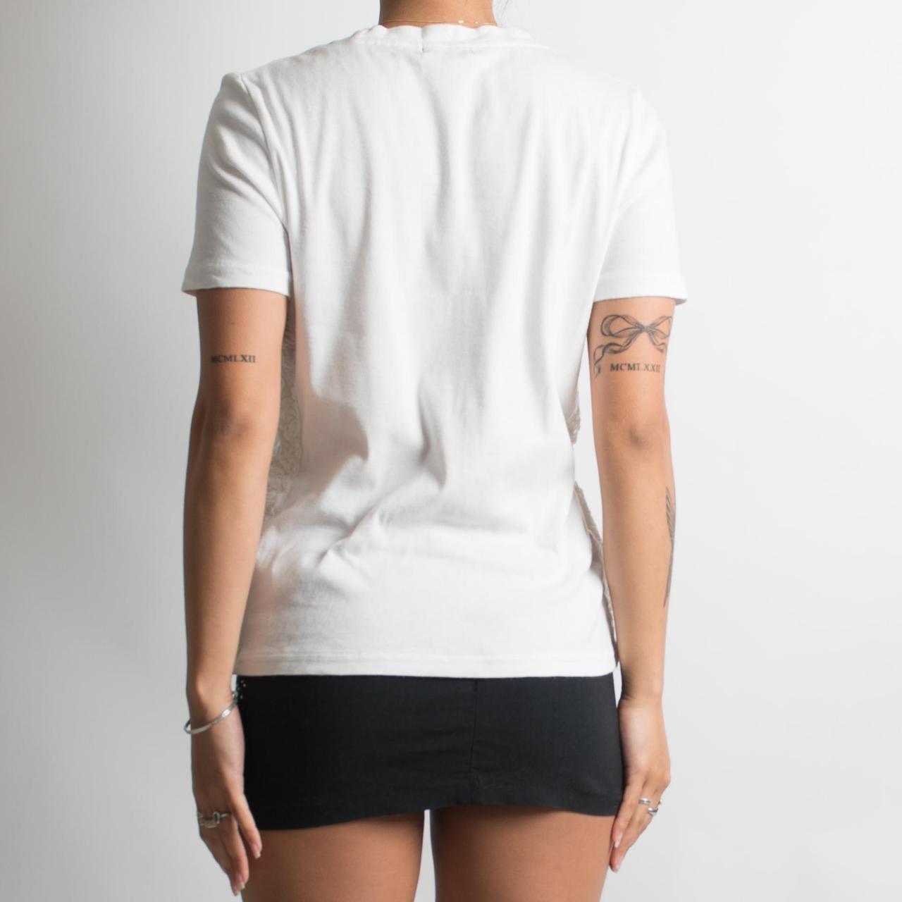 WHITE GRAPHIC TSHIRT