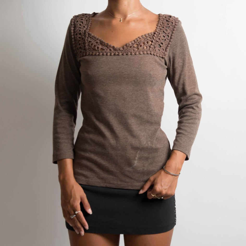 BROWN 3/4 SLEEVE TOP