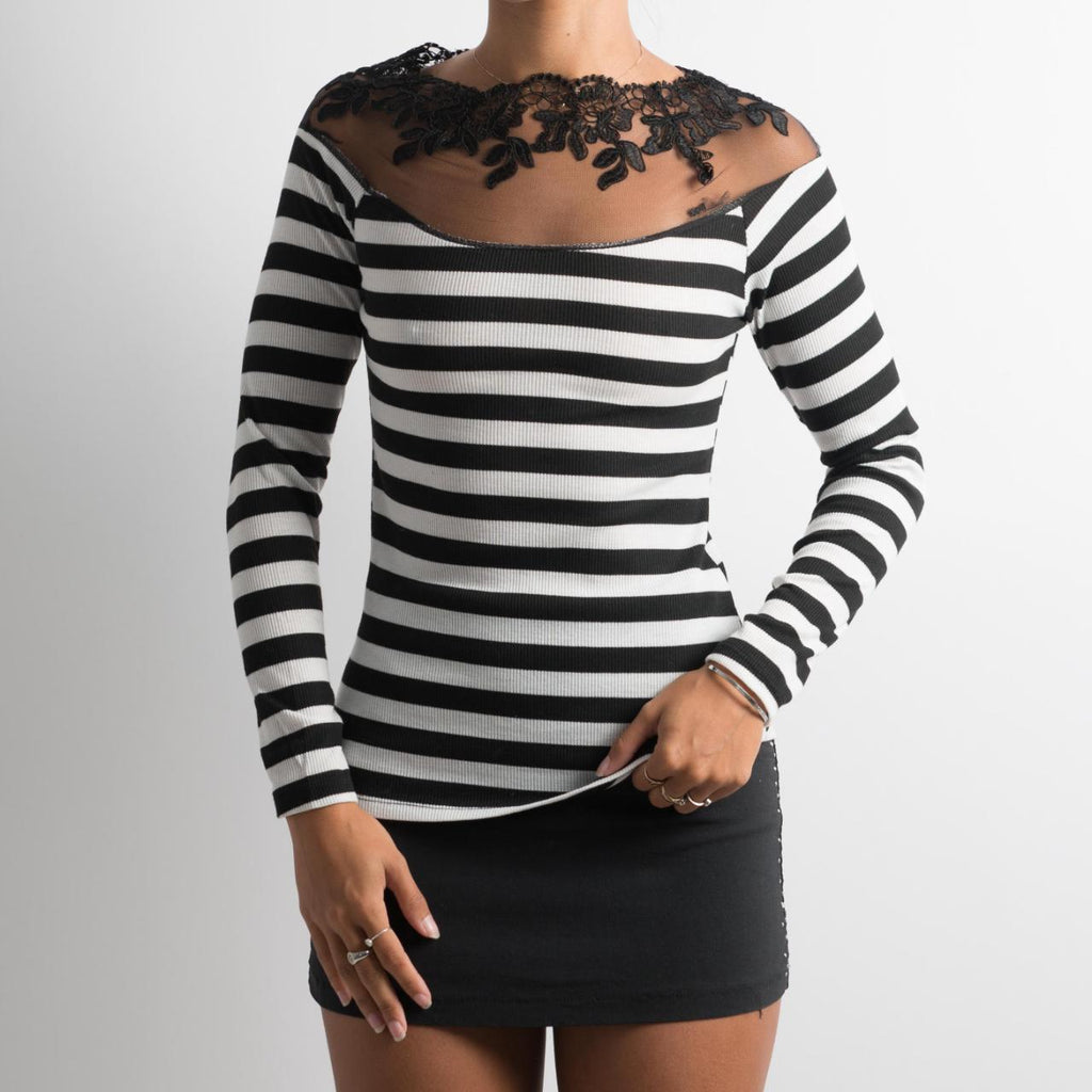 B&W STRIPE LONG SLEEVE TOP