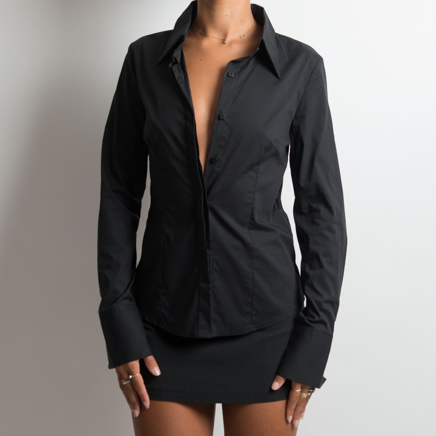 BLOUSE NOIRE CLASSIQUE