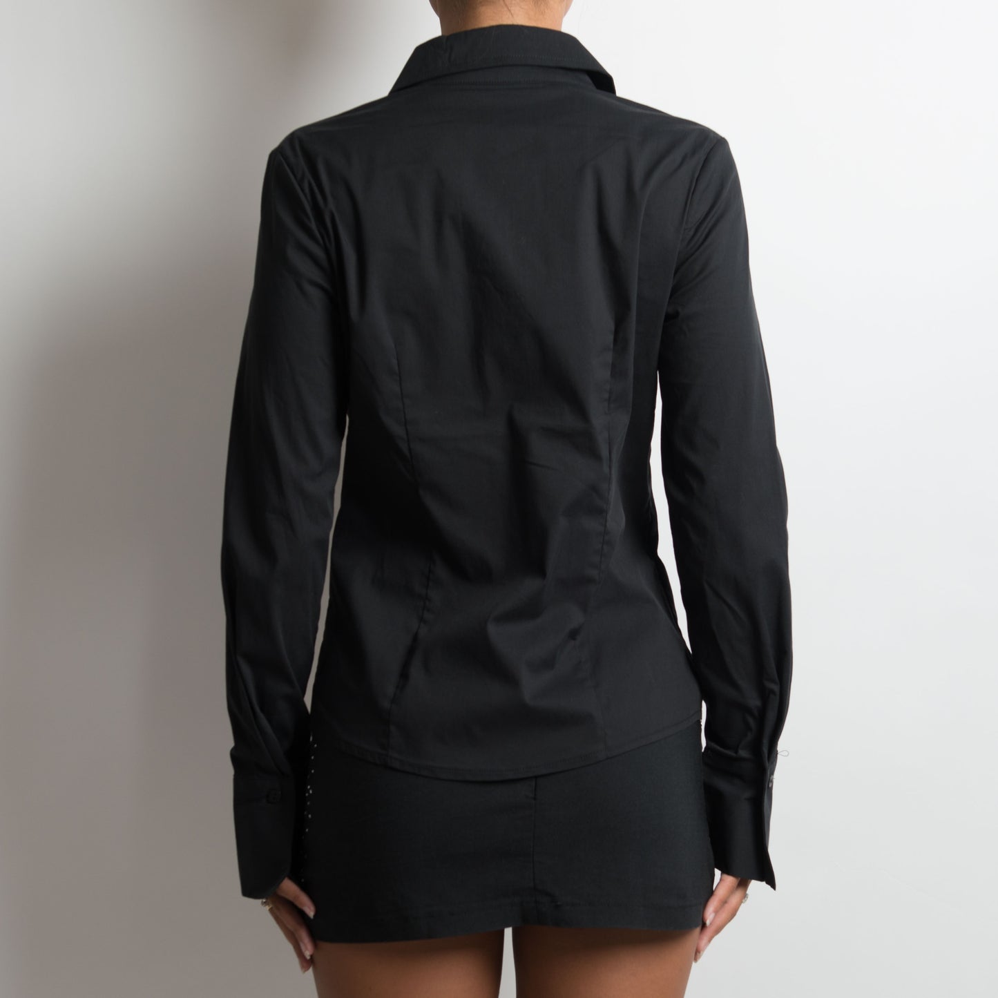 BLOUSE NOIRE CLASSIQUE