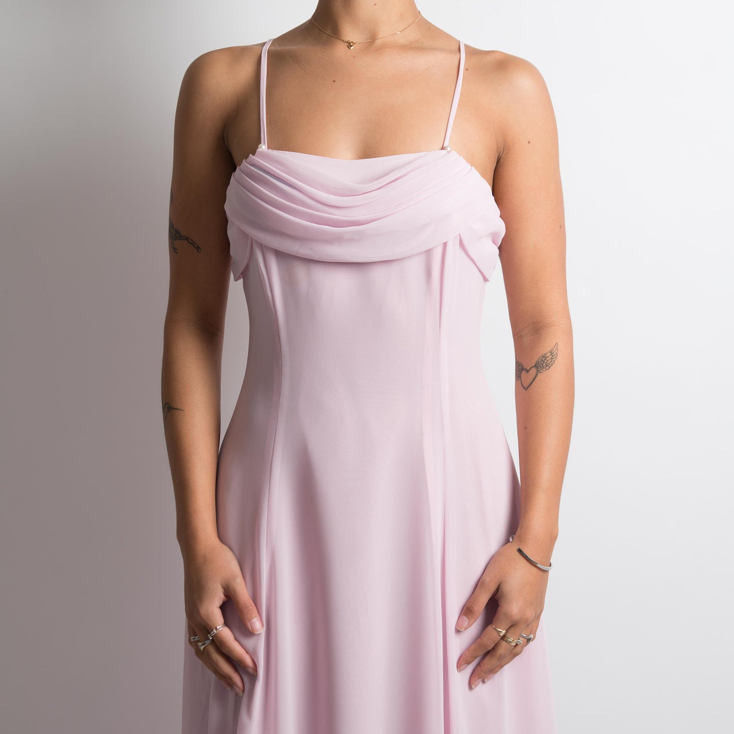 ROBE À COL BÂTON ROSE PÂLE