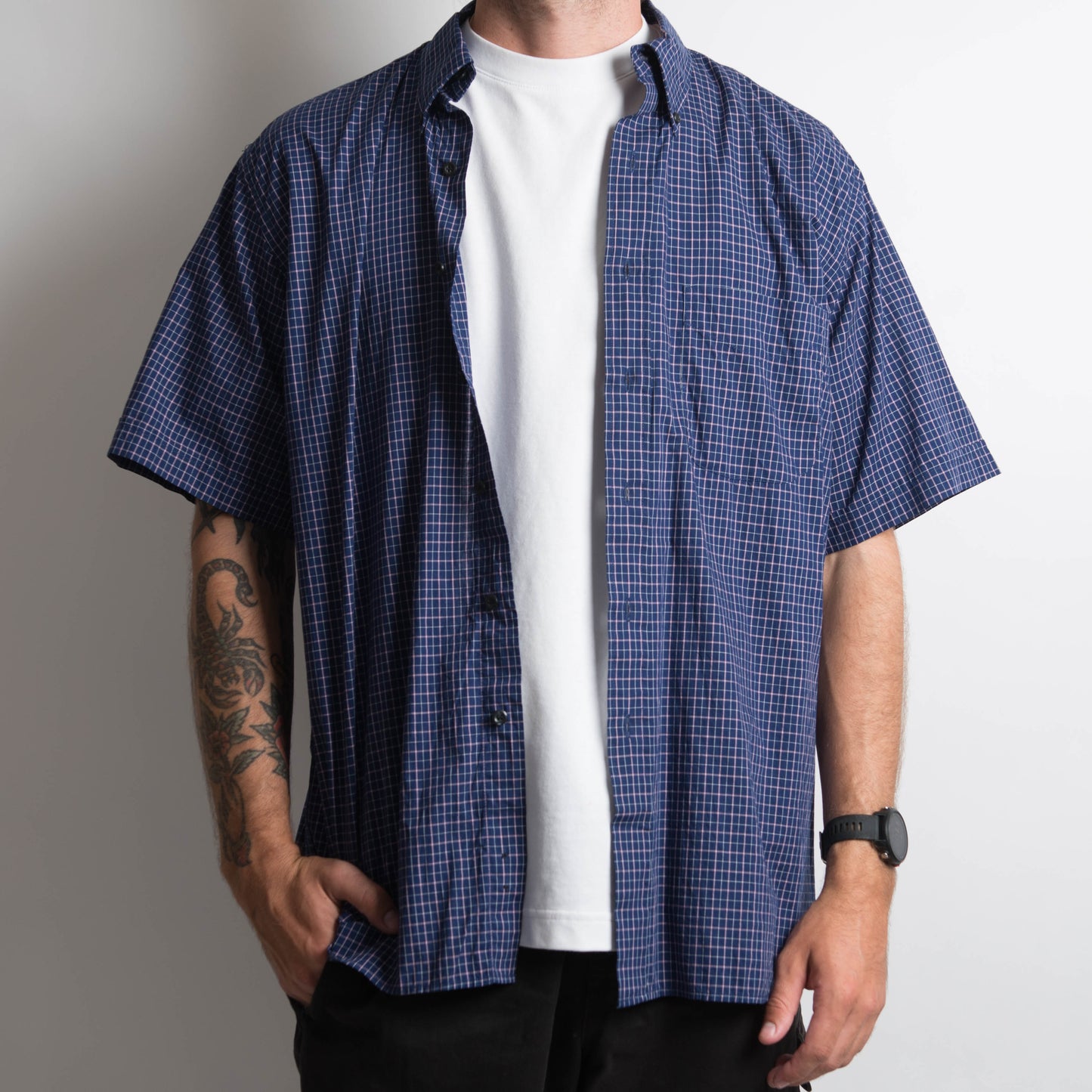 NAVY CHECK BUTTON UP