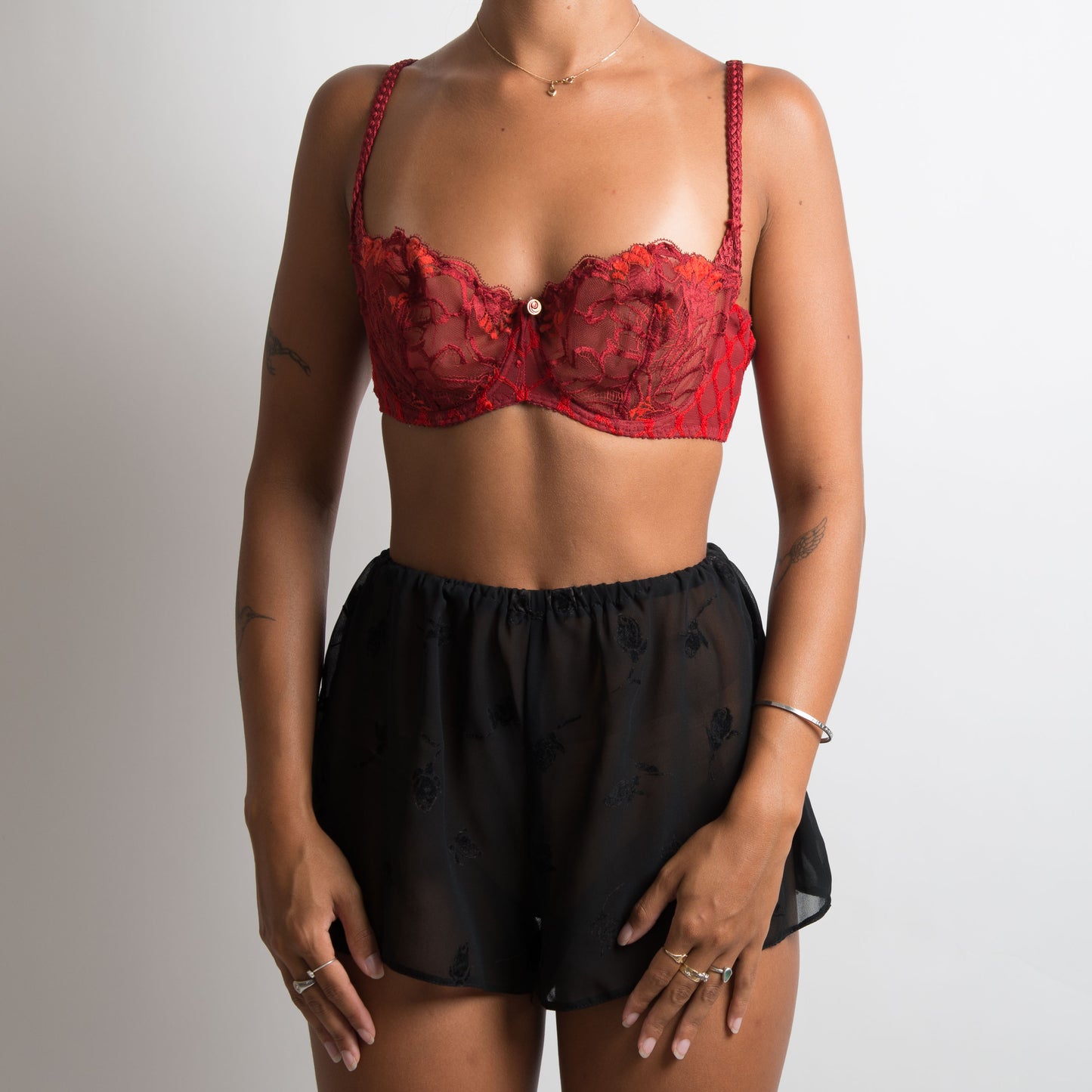 SOUTIEN-GORGE BALCONNET EN DENTELLE ROUGE