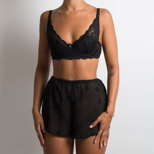 SOUTIEN-GORGE EN DENTELLE NOIRE