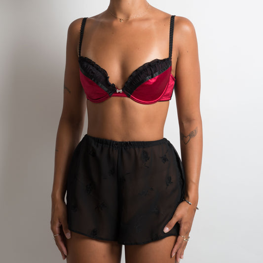 SOUTIEN-GORGE EN SATIN ROUGE