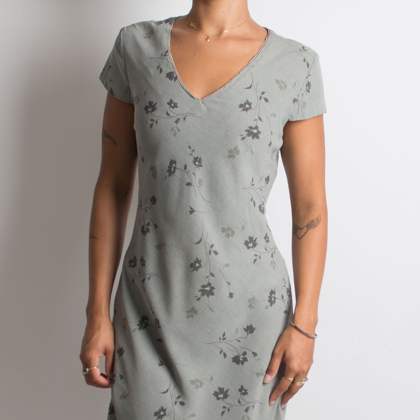 GREY FLORAL MIDI DRESS