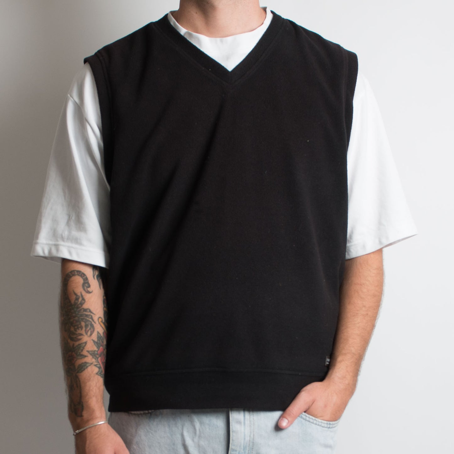 BLACK FLEECE VEST